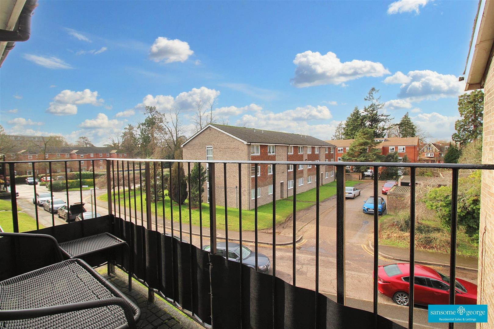 2 bed property in Armadale Court, Reading